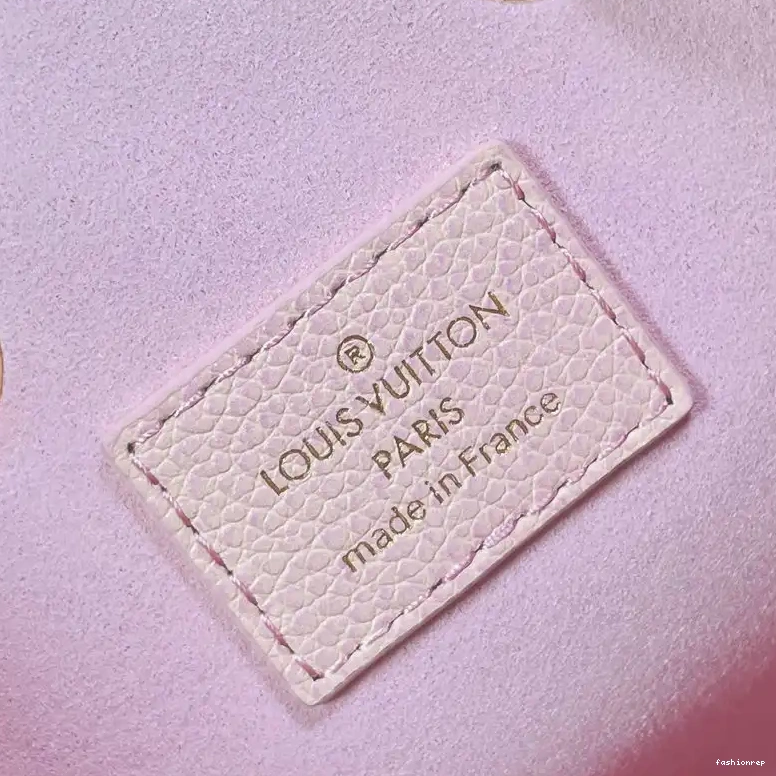 Fashionrepsfam ru LV 2207DJ0001 Bag 0812